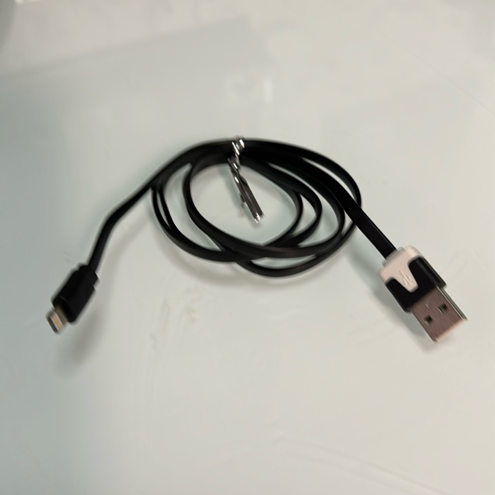 iPhone 40 inch black lightening charger
